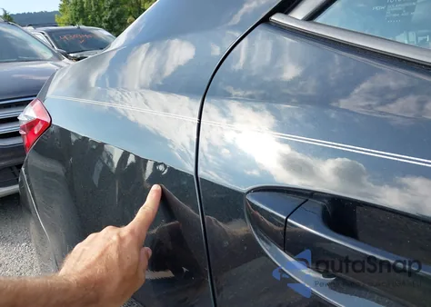 2015 Toyota Corolla S Premium z USA, uszkodzony, nr VIN 2T1BURHE6FC381868